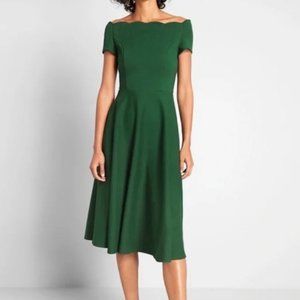 Modcloth Timeless Favorite Green Scalloped Midi Dress